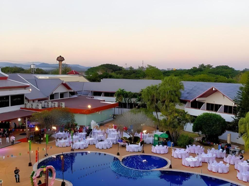 The Impress Nan Hotel Exterior photo